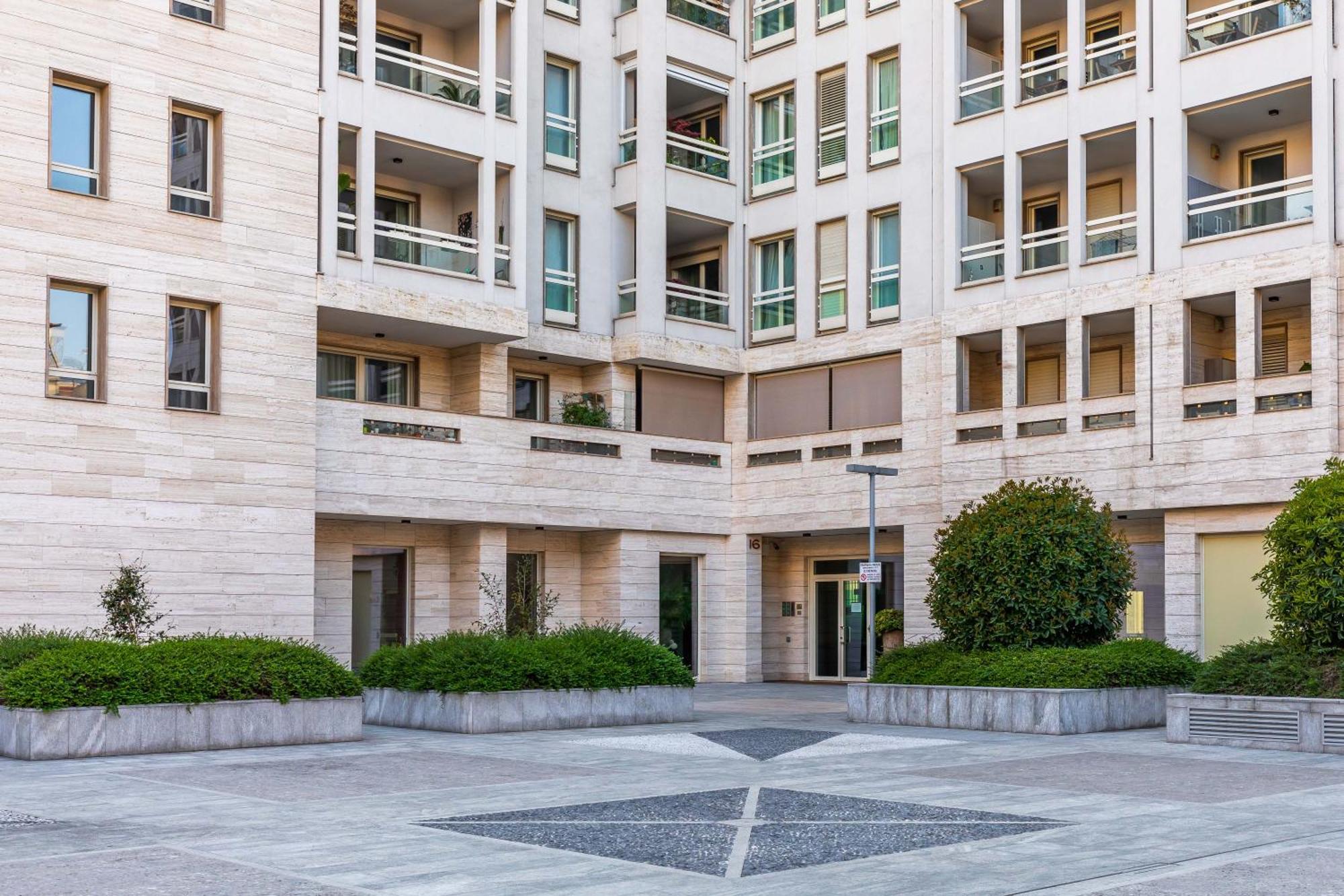 Luxury Apartment - Free Private - Parking Maestri Campionesi 16 Milano Ngoại thất bức ảnh